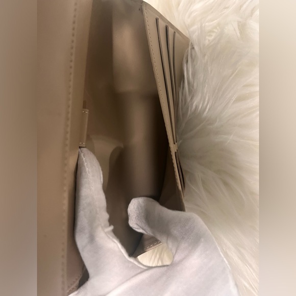 Louis Vuitton Vernis International Wallet - beige /butterscotch authentic - Picture 8 of 12